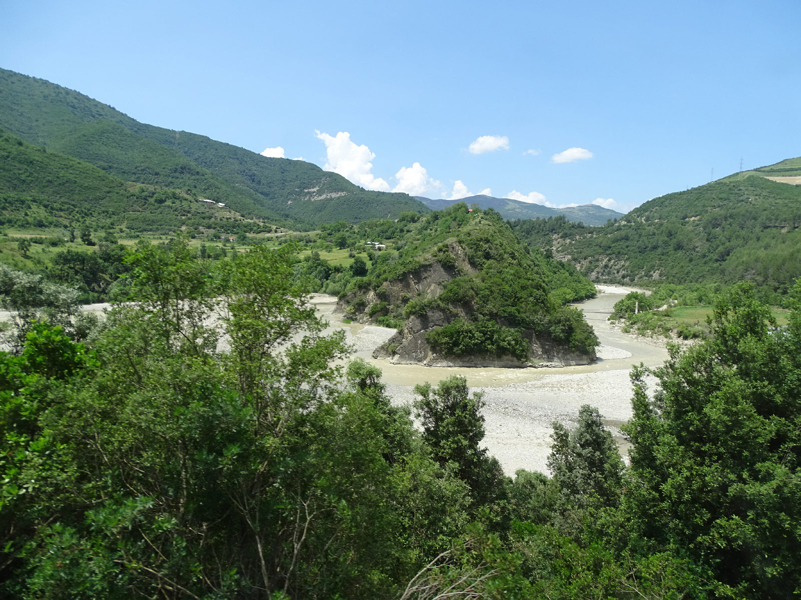 Osum Canyon (Photo license: CC BY 2.0)